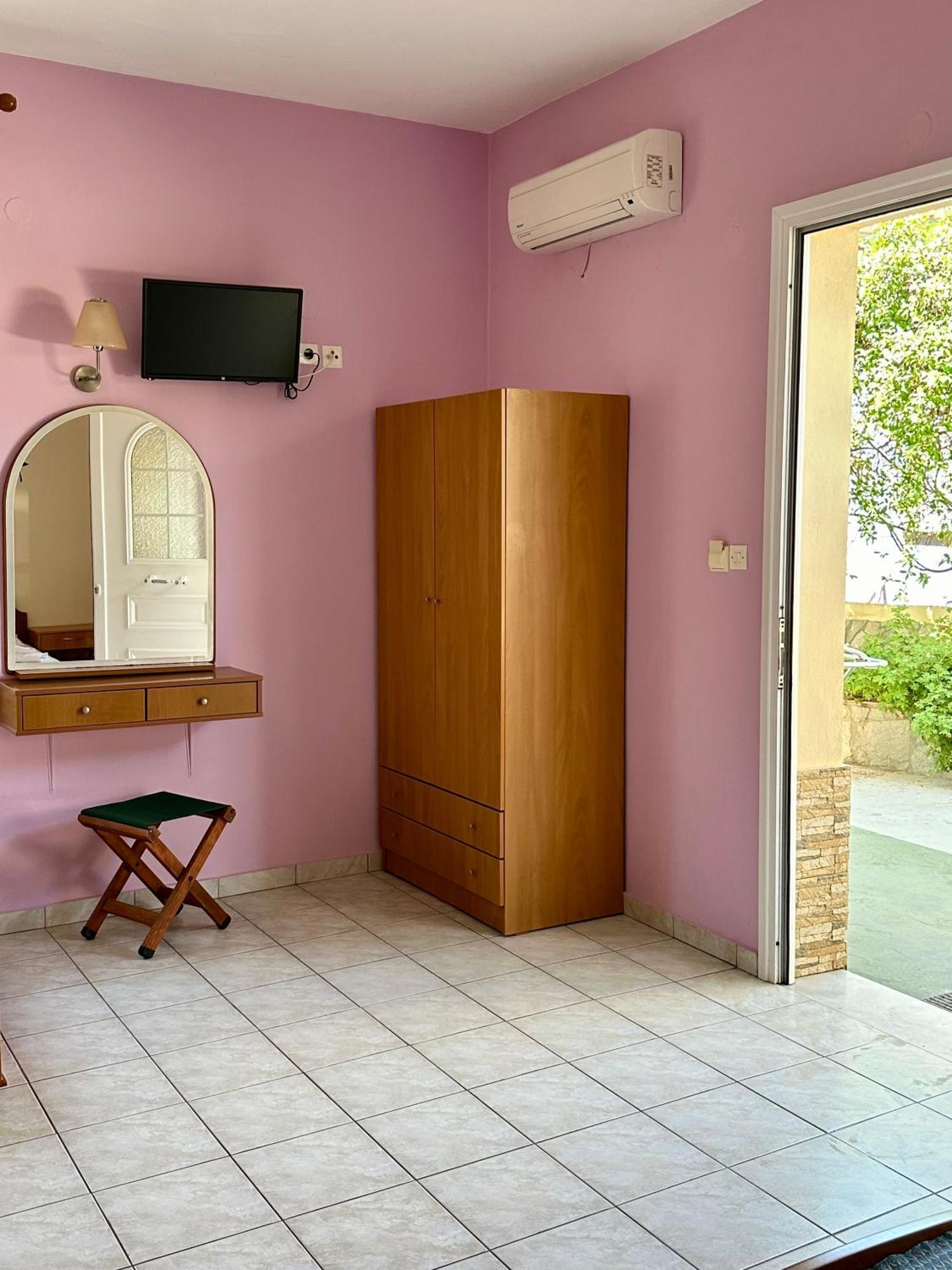 Manolis Studios Thassos * Skála Kallirákhis